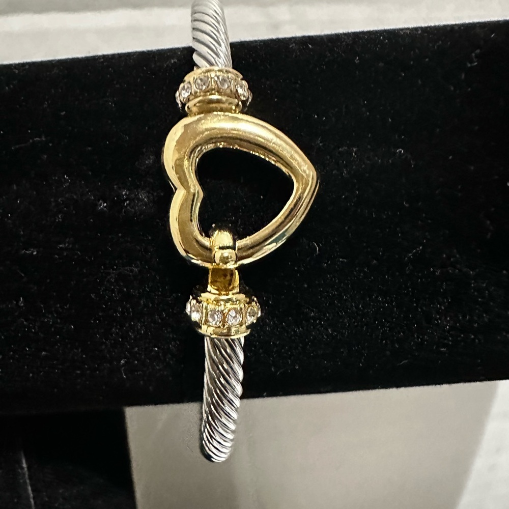 Cable Flex Heart Silver Station Bracelet